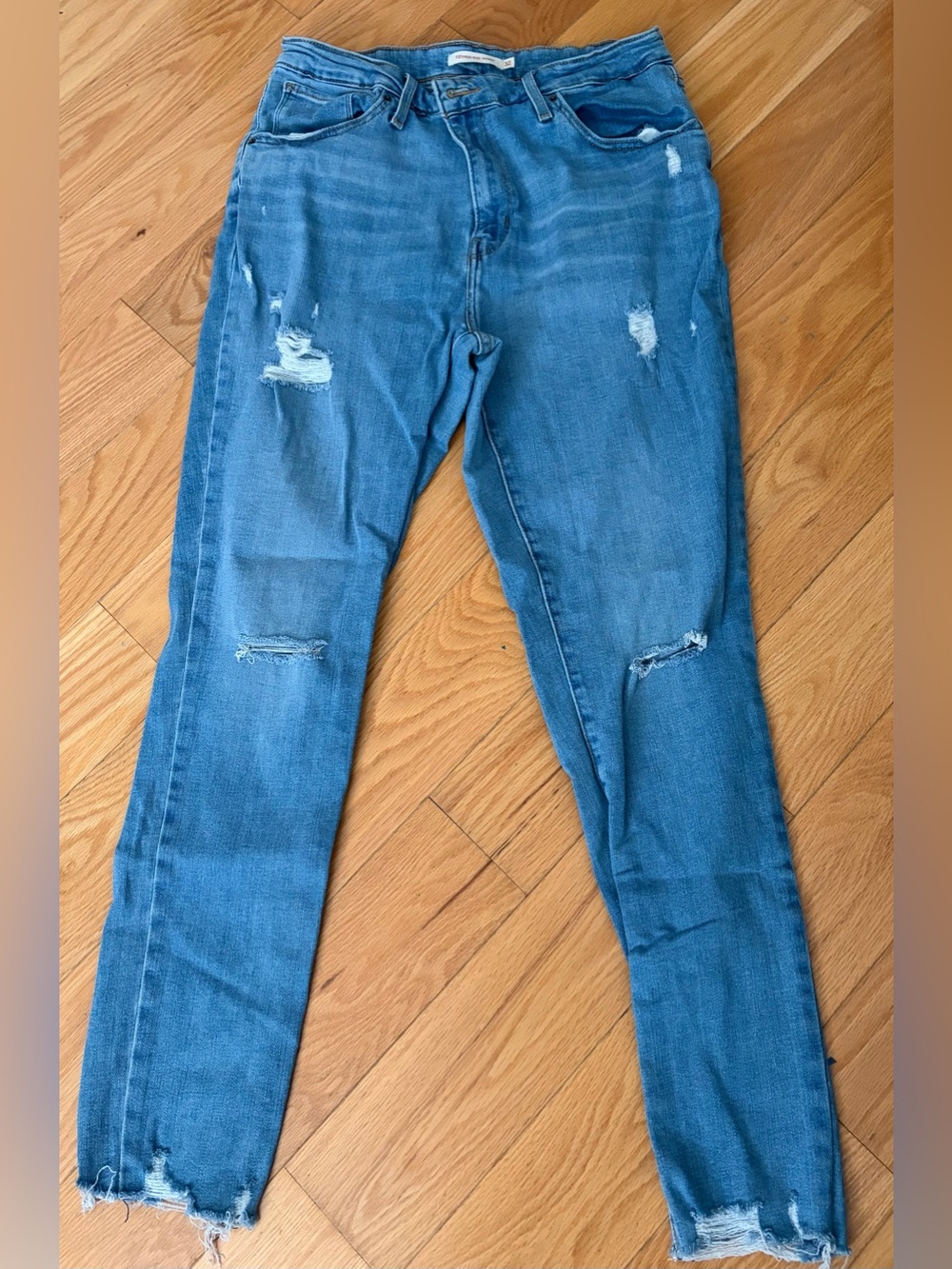 Levi's Women's 721 High Rise Skinny Ripped light washed Blue Jeans 32 waist 30 L